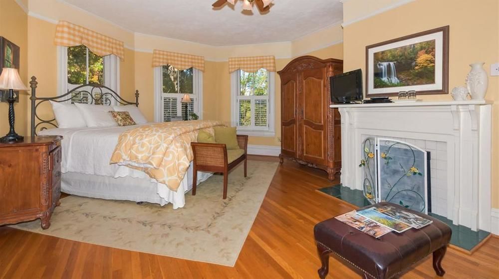 Oak Hill On Love Lane Bed And Breakfast Inn Waynesville Eksteriør bilde