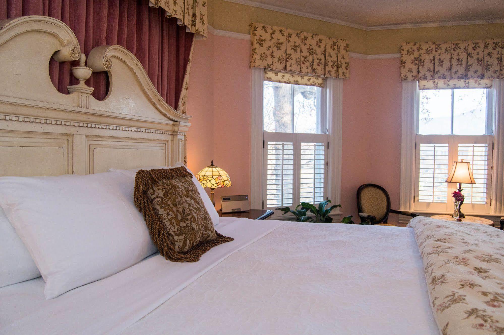 Oak Hill On Love Lane Bed And Breakfast Inn Waynesville Eksteriør bilde