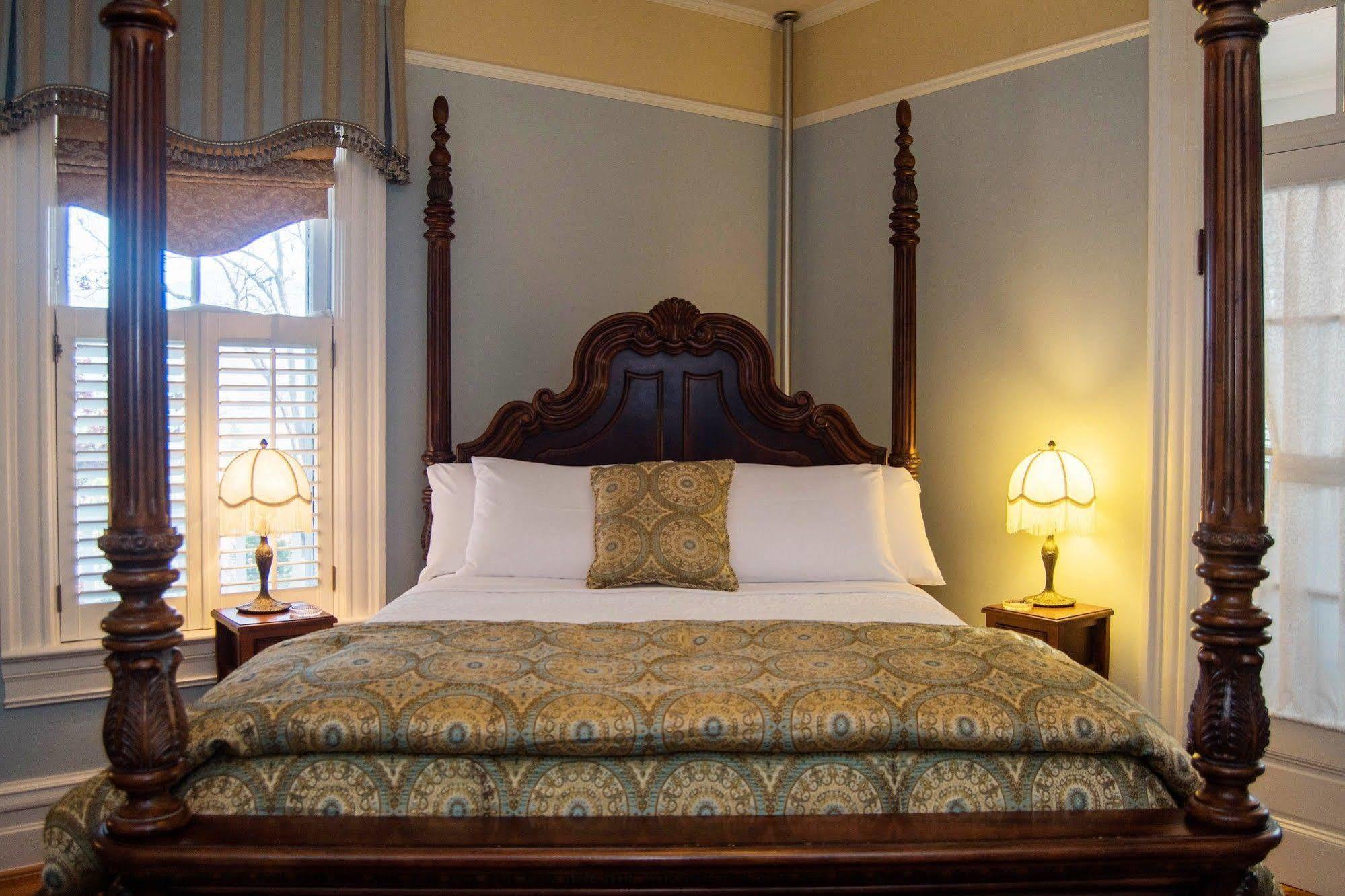 Oak Hill On Love Lane Bed And Breakfast Inn Waynesville Eksteriør bilde