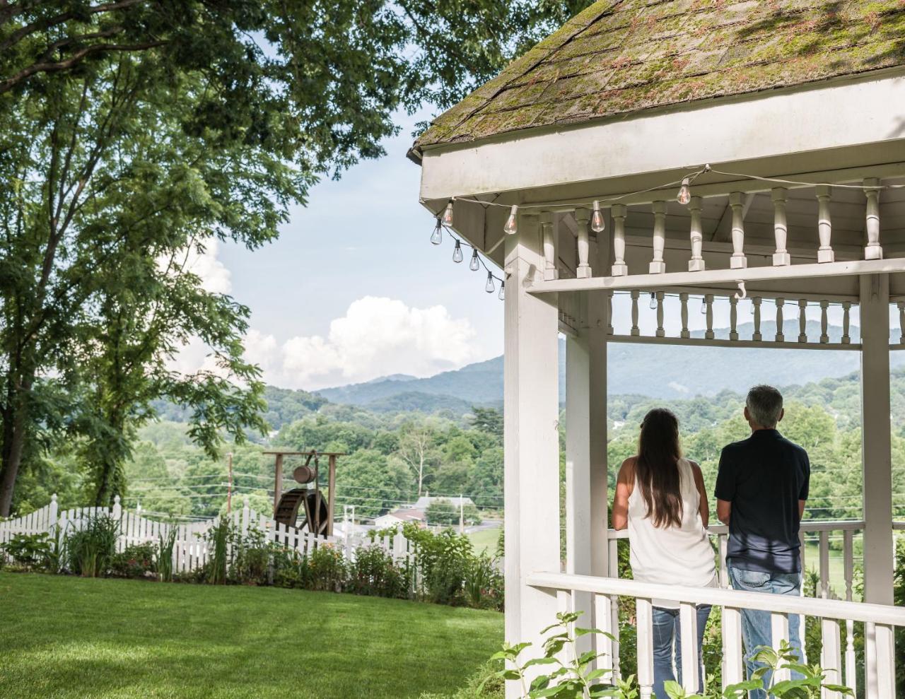 Oak Hill On Love Lane Bed And Breakfast Inn Waynesville Eksteriør bilde