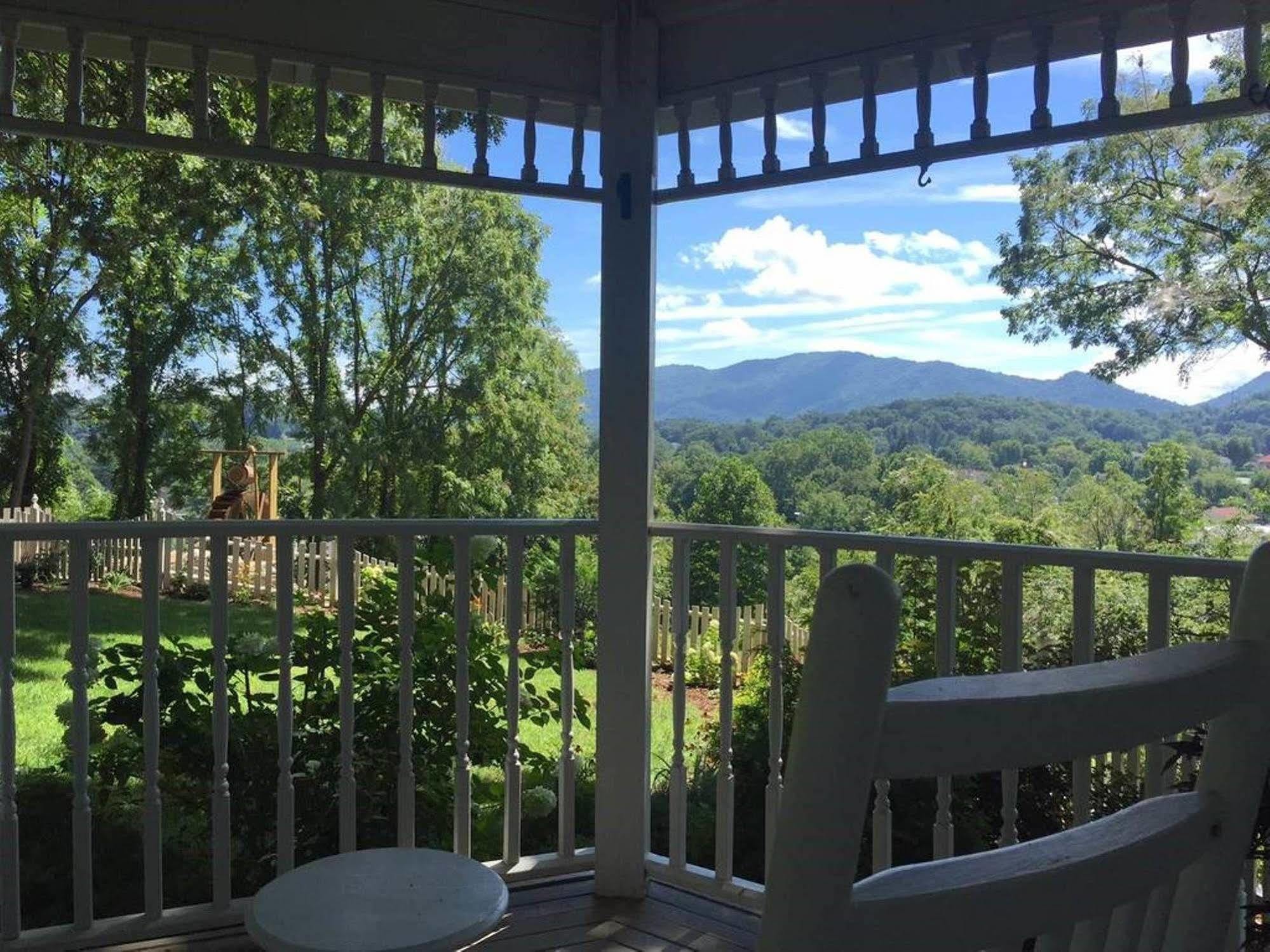 Oak Hill On Love Lane Bed And Breakfast Inn Waynesville Eksteriør bilde