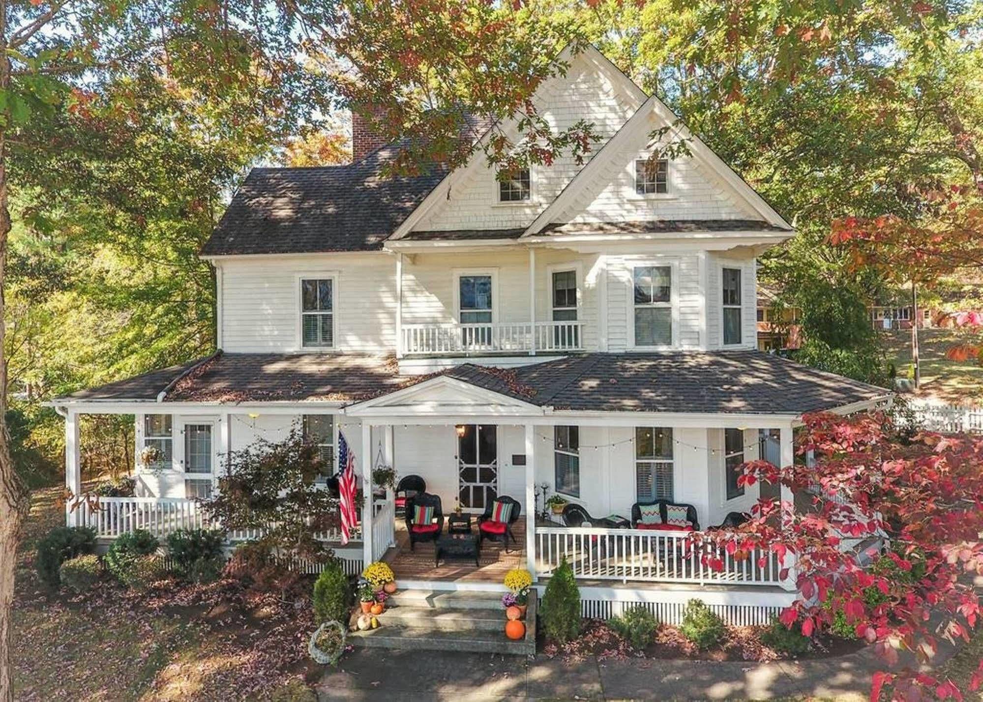 Oak Hill On Love Lane Bed And Breakfast Inn Waynesville Eksteriør bilde