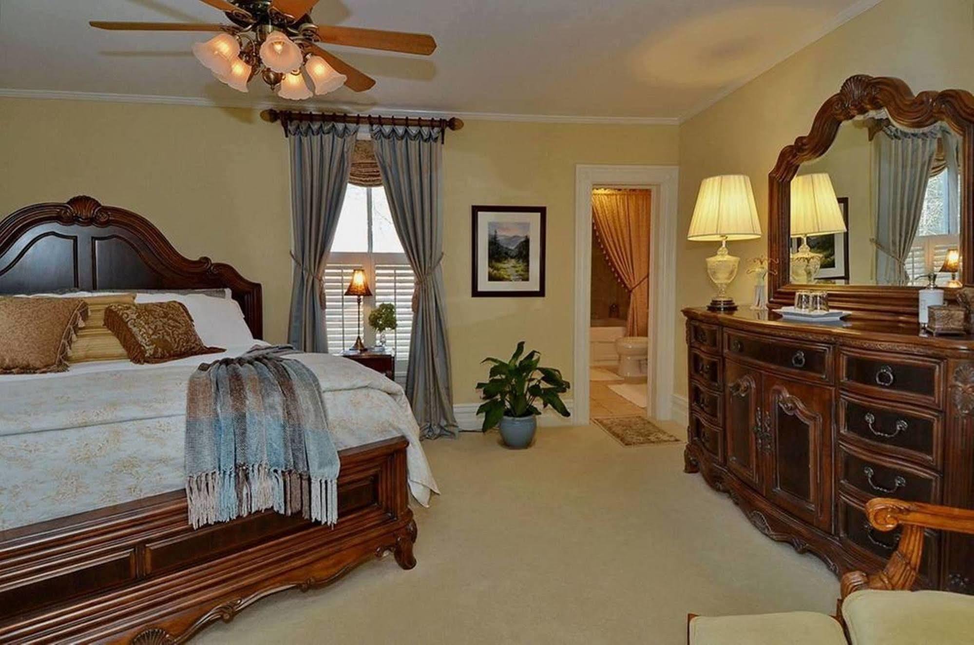 Oak Hill On Love Lane Bed And Breakfast Inn Waynesville Eksteriør bilde